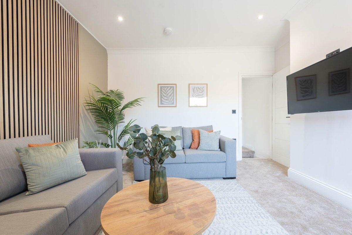 Modern 2br W/ Parking  Ideal For Work Stays | Ns - Leeds
