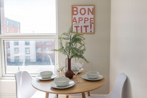 Dining - Modern 2BR w/ Parking – Ideal for Work Stays | NS (Leeds)