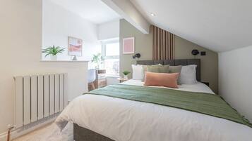 2 bedrooms, iron/ironing board, Internet, bed sheets