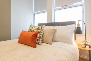 1 habitación, tabla de planchar con plancha, internet y ropa de cama 