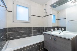 Hair dryer - Apartment 5 minutes walk from Annecy's old town (Annecy)