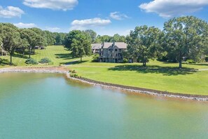 Unclassified image, 5 of 43, button - Townhome w/ Gorgeous views of the Lake (Bedford County)