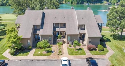 Townhome w/ Gorgeous views of the Lake