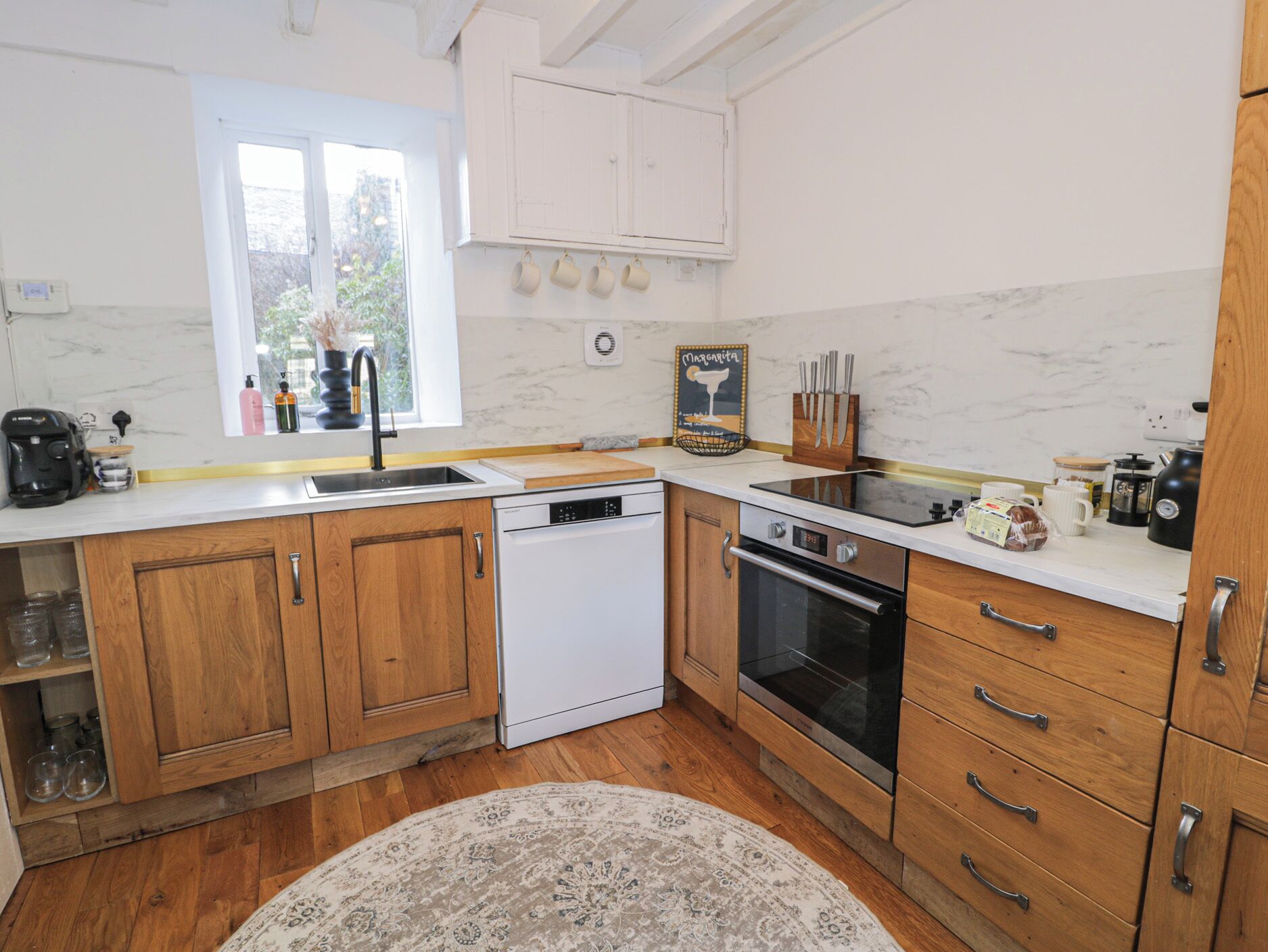 Dishwasher, cookware/dishes/utensils