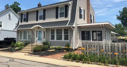 Marvelous 2-bedroom apartment with full kitchen and AC in charming Wooster