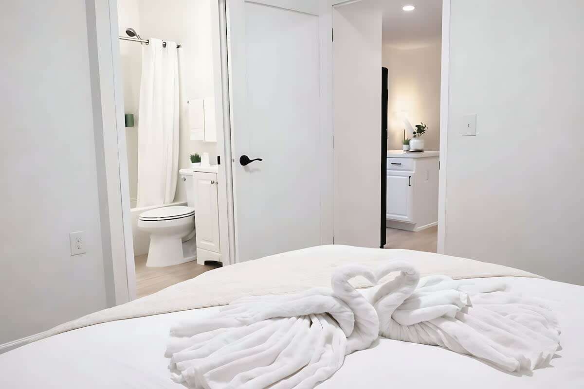 Casa | 1 quarto, ferros/tábuas de passar roupa, roupa de cama