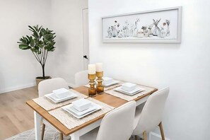 獨棟房屋 | 房內用餐區