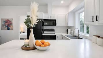 Casa | Cozinha privada | Geladeira, micro-ondas, fogão, lava-louças