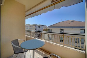 House - Studio Moderne ET Renove A 2MN Croisette A0b166 (Cannes)