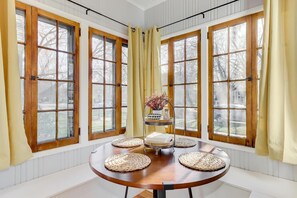 Interior - Cozy North End Farmhouse  Easily Walk Downtown (Boise)