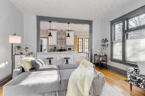 Interior - Cozy North End Farmhouse  Easily Walk Downtown (Boise)