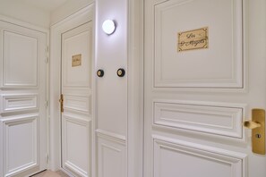 Interior - Sublim AC Apartment 3 Bdr Saint Germain des Prés (Paris)