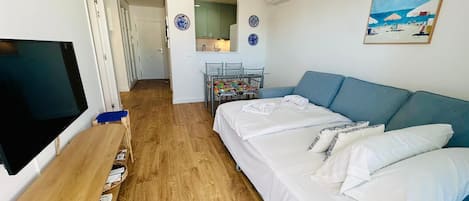 1 bedroom, iron/ironing board, free WiFi, bed sheets
