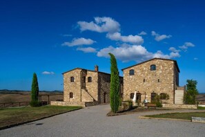 Unclassified image, 4 of 10, button - Casa Girasole: Oasi di pace nel cuore della natura Toscana (Asciano)