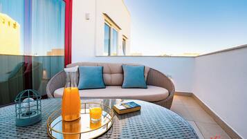 Family Room with Terrace | Terrace/patio