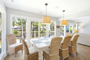 Dining - Coastal Luxe Lagoon with Pool Near Beach (Hilton Head Island)