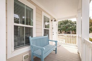 Terrace/patio - Oak Park Cottage, Newly renovated, great location! (Ocean Springs)