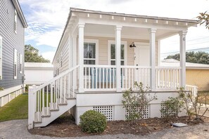 Exterior - Oak Park Cottage, Newly renovated, great location! (Ocean Springs)
