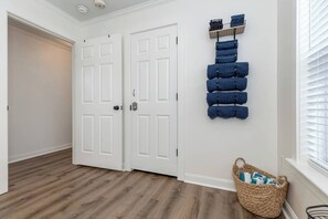 Interior - Oak Park Cottage, Newly renovated, great location! (Ocean Springs)