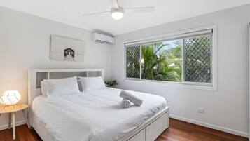 3 quartos, Wi-Fi de cortesia, roupa de cama