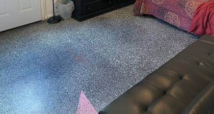 DOWNTOWN PHOENIX PRIVATE BEDROOM SHARED BATHROOM KITCHEN AND COMMON AREAS