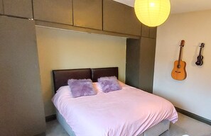 3 bedrooms, iron/ironing board, free WiFi, bed sheets - Colourful family home London zone 2 - Lewisham (London)