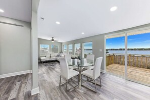 Dining - Holiday House Coastal Dreams 1308 (Gulf Shores)