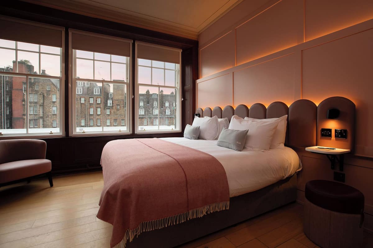 Signature Double Room, City View | In-room safe, desk, laptop workspace, WiFi (free)