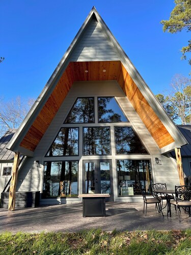 Fox Den Sibley Lake • ADA Cabin • 8 beds • Sleeps 12 • Pet Friendly • Fishing