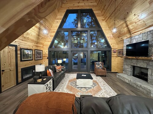 Fox Den Sibley Lake • ADA Cabin • 8 beds • Sleeps 12 • Pet Friendly • Fishing