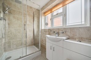 Hair dryer, towels - Close to Windsor, Heathrow and central London — sleeps nine (Berkshire)
