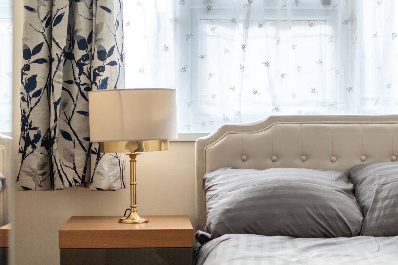 5 bedrooms, desk, iron/ironing board, WiFi