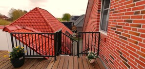 Unclassified image, 4 of 40, button - Vrbo Property (Leezdorf)