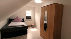 Unclassified image, 5 of 40, button - Vrbo Property (Leezdorf)