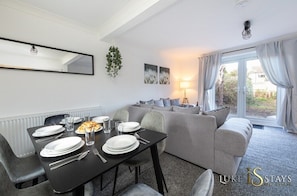 Dining - Luke Stays - Fallsway (Durham)