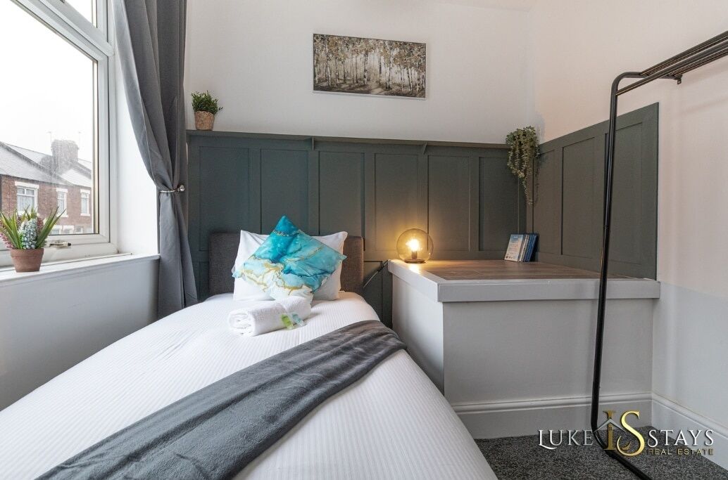 5 bedrooms, iron/ironing board, free WiFi, bed sheets