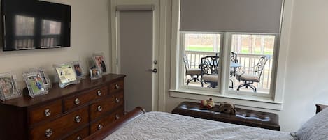 2 bedrooms, internet, bed sheets