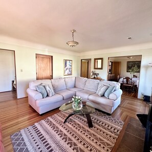 Unclassified image, 5 of 29, button