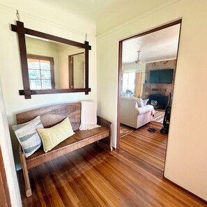 Unclassified image, 4 of 29, button