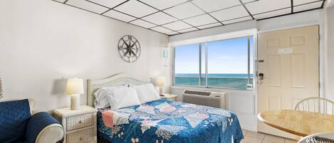 واي فاي مجانًا وملاءات أسرّة