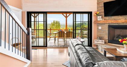 Eagles Nest | 5Bdrm Lakefront Luxury Retreat with Hot Tub & Mountain Views