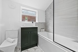 Hair dryer - Stylish Southampton City Centre House (Southampton)