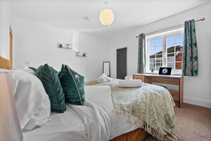 4 Schlafzimmer, Bügeleisen/Bügelbrett, kostenloses WLAN, Bettwäsche