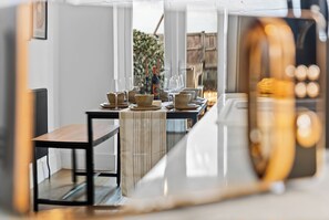 Dining - Stylish Southampton City Centre House (Southampton)