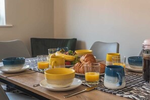 Dining - 3BR Spacious & Cosy House Southampton Sanctuary (Southampton)