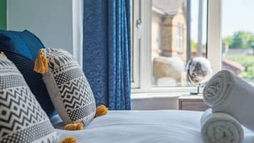 3 bedrooms, iron/ironing board, free WiFi, bed sheets