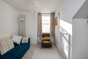 Unclassified image, 5 of 34, button