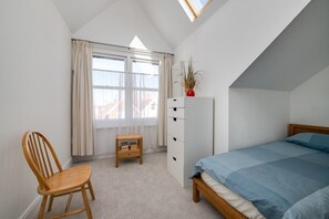 2 makuuhuonetta, silitysrauta/-lauta, ilmainen Wi-Fi, vuodevaatteet