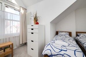 2 makuuhuonetta, silitysrauta/-lauta, ilmainen Wi-Fi, vuodevaatteet