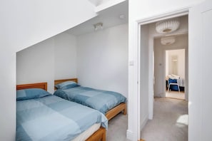1 chambre, fer et planche à repasser, Wi-Fi gratuit, draps fournis